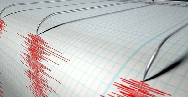 ARTÇI DEPREM UYKUDAN UYANDIRDI!