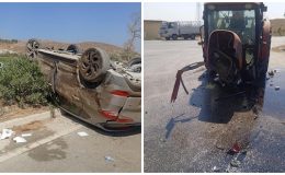 TRAKTÖR İLE OTOMOBİL ÇARPIŞTI : 2 YARALI