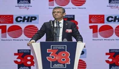 ÖZGÜR ÖZEL CHP GENEL BAŞKANI SEÇİLDİ