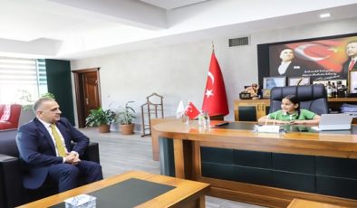 BAŞKAN SARI KOLTUĞUNU ZEYNEP SEVİM’E DEVRETTİ