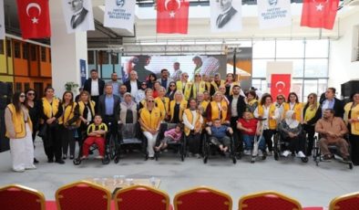 HATAY BÜYÜKŞEHİR BELEDİYESİ 22 VATANDAŞA TEKERLEKLİ SANDALYE DAĞITTI 
