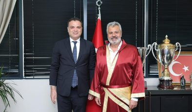 BAŞKAN ÖNTÜRK AHİLİK KAFTANINI GİYDİ