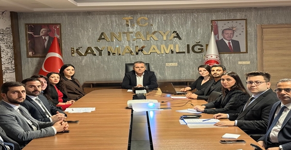 HATAY’DA ‘’KADINA YÖNELİK ŞİDDETLE MÜCADELE’’ TOPLANTISI GERÇEKLEŞTİRİLDİ