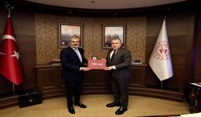 HATAY’IN YARINLARI İÇİN ANKARA MESAİSİ: ÖNTÜRK PROJELERİYLE BAKANLIKTAYDI