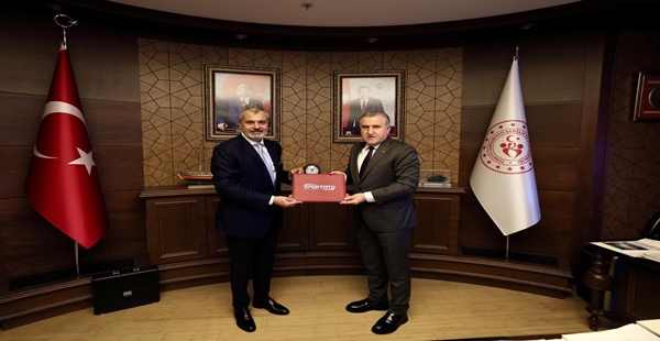 HATAY’IN YARINLARI İÇİN ANKARA MESAİSİ: ÖNTÜRK PROJELERİYLE BAKANLIKTAYDI