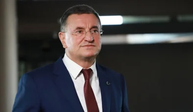  ”CHP’NİN ÜZERİNDEKİ GÖLGE KALKMALI, SAĞDUYU KAZANMALI”