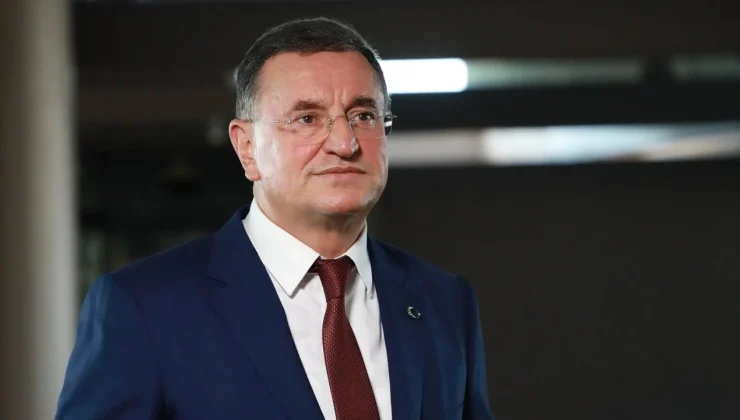  ”CHP’NİN ÜZERİNDEKİ GÖLGE KALKMALI, SAĞDUYU KAZANMALI”