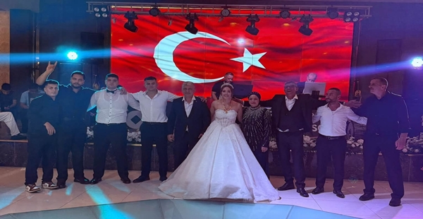 HATAY VALİLİĞİ İL PLANLAMA VE KOORDİNASYON MÜDÜRÜ MUSTAFA ÖRGÜT, YEĞENİNİN MUTLULUĞUNA ORTAK OLDU