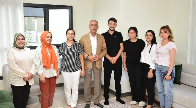 Antakya Belediye Başkanı Yapar’dan Depremzede Aileye Ziyaret