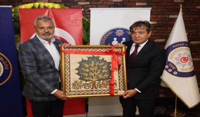 BAŞKAN ÖNTÜRK’TEN KOM BAŞKANLIĞINA ATANAN YILMAZ’A ANLAMLI VEDA