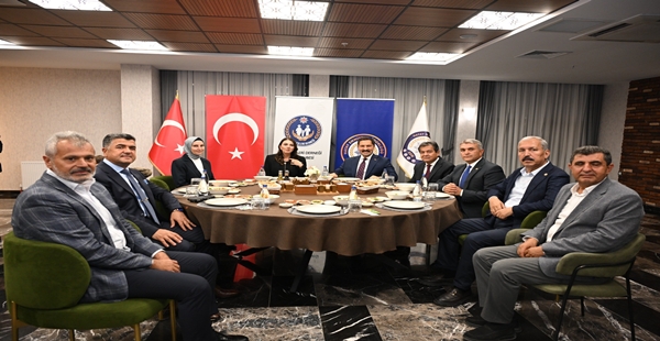 MİLLETVEKİLİ ADEM YEŞİLDAL: ‘’RÜŞTÜ YILMAZ MÜDÜRÜMÜZE HATAY’IMIZA SUNDUĞU HİZMLETLERDEN DOLAYI TEŞEKKÜR EDİYORUZ’’