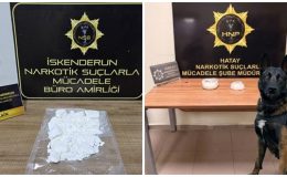 HATAY’DA UYUŞTURUCU OPERASYONU: 2 ARAÇTA KOKAİN VE METAMFETAMİN ELE GEÇİRİLDİ, 3 KİŞİ TUTUKLANDI