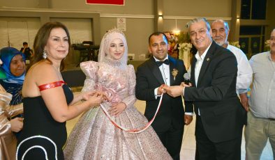 BELEN BELEDİYE BAŞKANI İBRAHİM GÜL, BELEDİYE PERSONELLERİNİN NİŞAN YÜZÜKLERİNİ TAKTI
