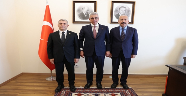 AK PARTİ HATAY MİLLETVEKİLLERİNDEN SAĞLIK BAKANI KEMAL DERVİŞOĞLU’NA ZİYARET