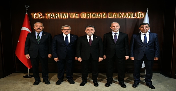 AK PARTİ HATAY HEYETİNDEN TARIM VE ORMAN BAKANI YUMAKLI’YA ZİYARET