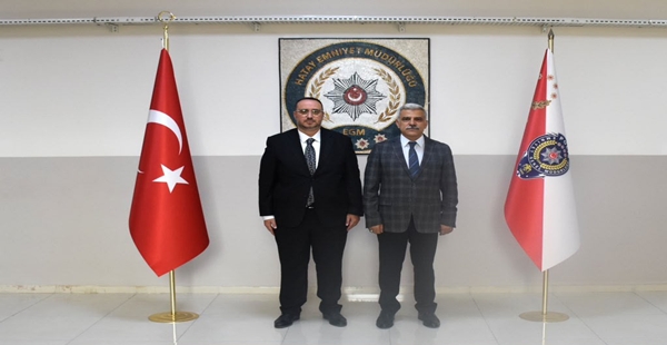 HATAY’IN KANAAT ÖNDERLERİNDEN MUSTAFA ŞENER’DEN İL EMNİYET MÜDÜRÜ NİHAT ÖZEN’E ZİYARET